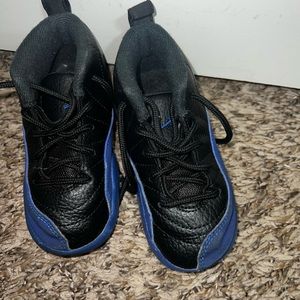 Used Jordan 12s size 8c